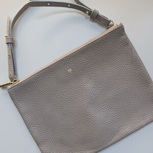 Cuyana Pebbled Leather Crossbody XBody Pouch Bag Greige | Gold Accents